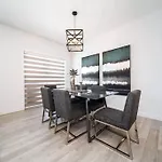 *New*Chic Modern Home*King Bed*Foosball*Sleeps 8!