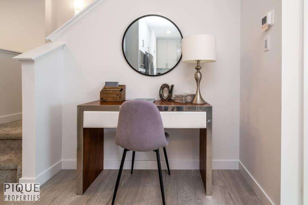 *new*chic Modern Home*king Bed*foosball*sleeps 8! Edmonton
